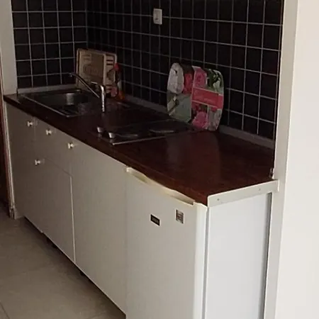 12 Apartment Split
